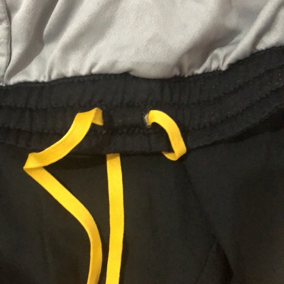 Nike Dri-Fit Livestrong Shorts NWOT - Picture 4 of 7